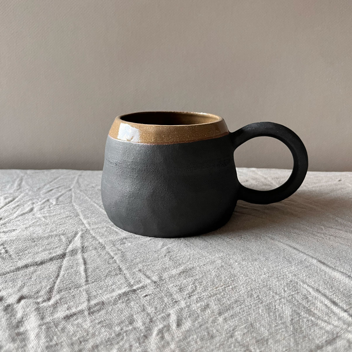 Sombra Baza Mug - A