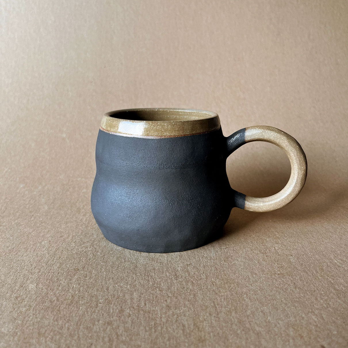 Sombra Baza Mug - B
