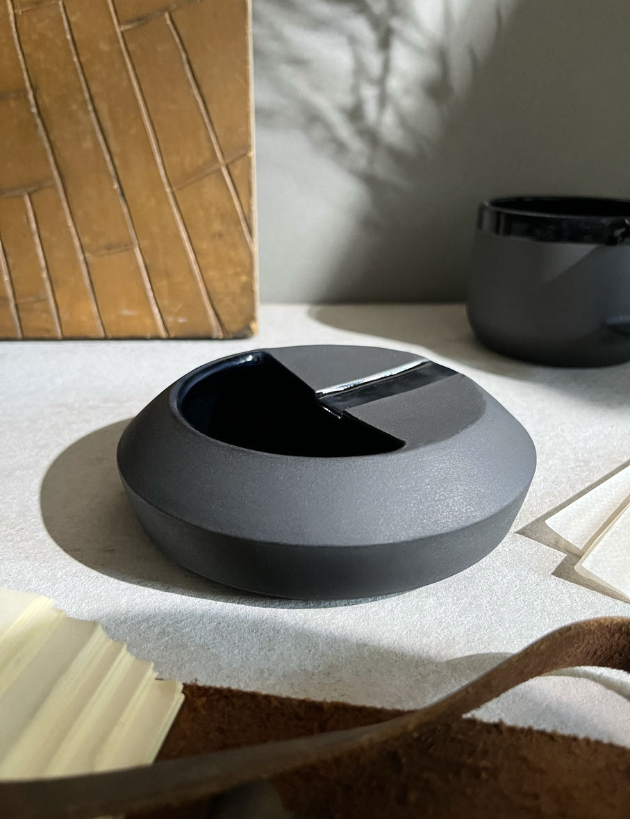 Onyx_Ashtray_14.jpg