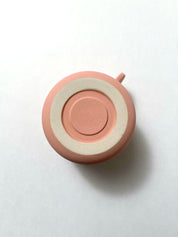 Taza de espresso fruncida