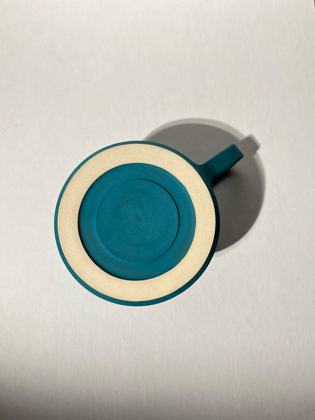 Taza en ángulo de ftalo