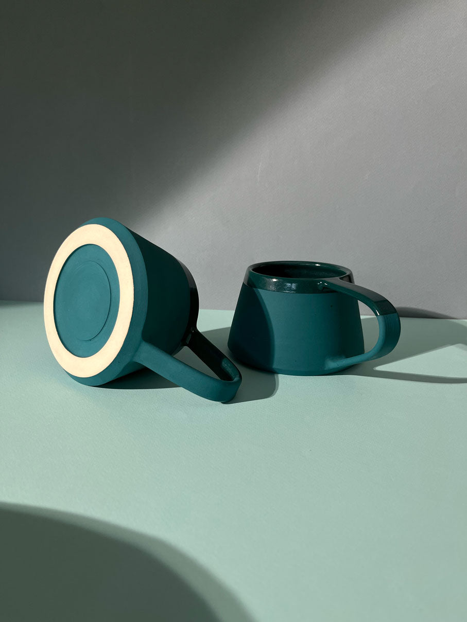 Taza en ángulo de ftalo