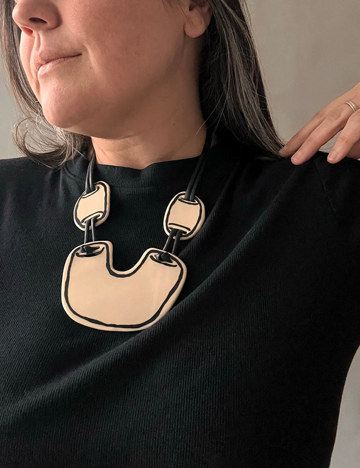Tinta_Necklace_Canto_1.jpg