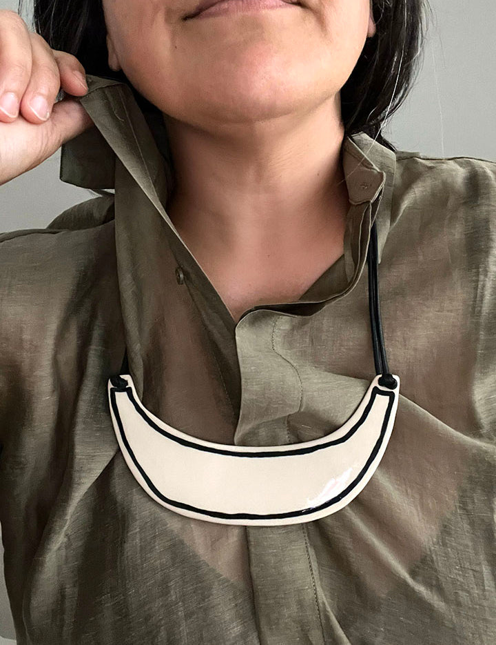 Tinta_Necklace_Gorget_2_b0744fee-7834-411f-9e45-79a29aa94b00.jpg